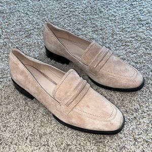 27 Edit Nubuk Leather Tan Loader